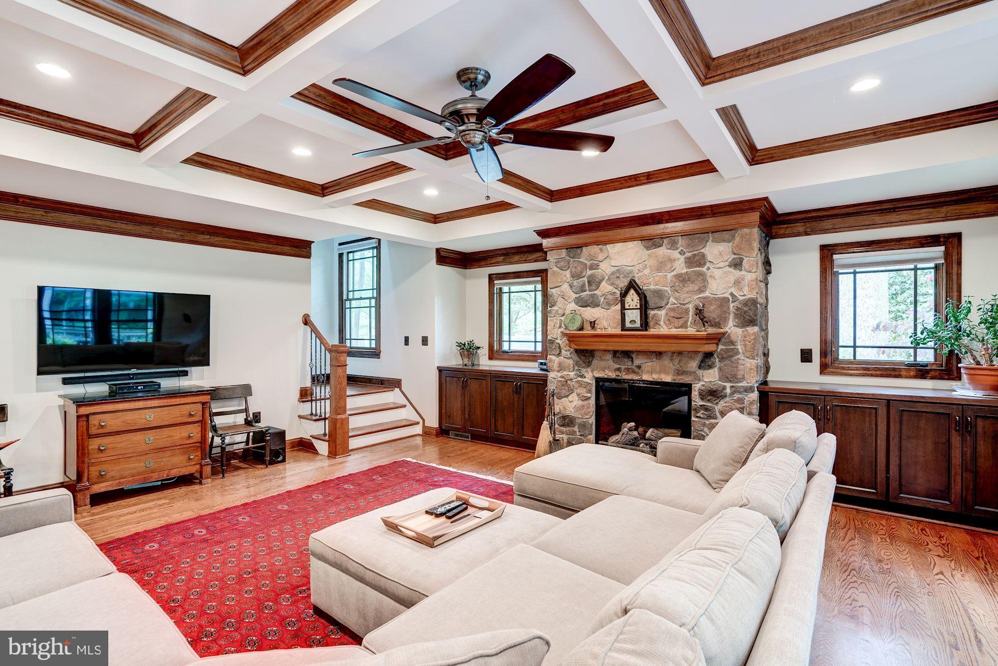 1020 Aponi Road Southeast Vienna, VA 22180 - Photo 17 of 64 coffered ceiling with trim