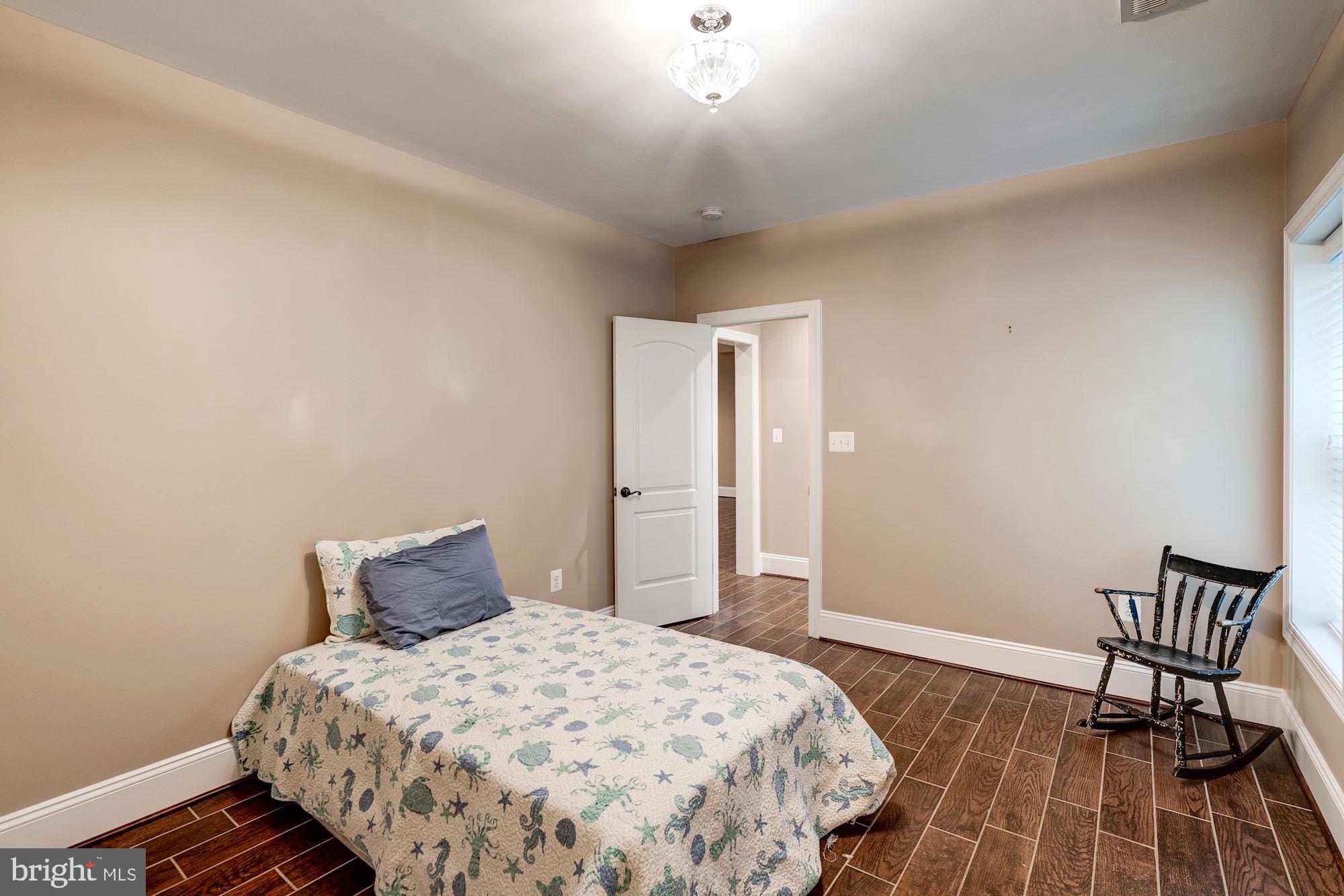 1020 Aponi Road Southeast Vienna, VA 22180 - Photo 48 of 64 guest room