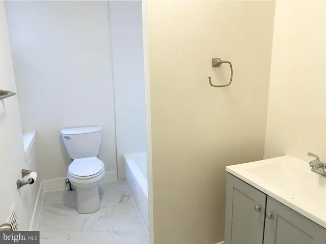 $990 | 1532 South 2nd Street, Unit 2F, Philadelphia, PA 19147