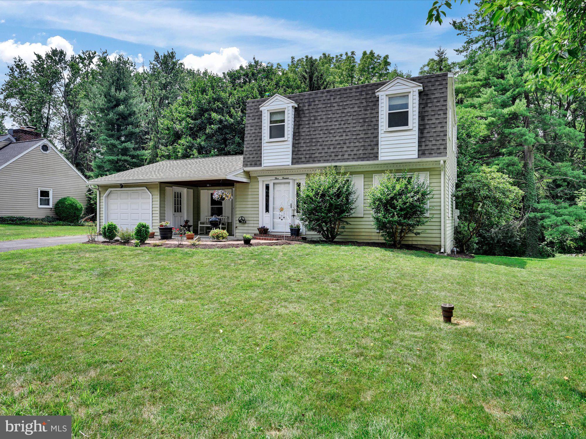 314 Devon Drive Lancaster, PA 17603 - Photo 2 of 30