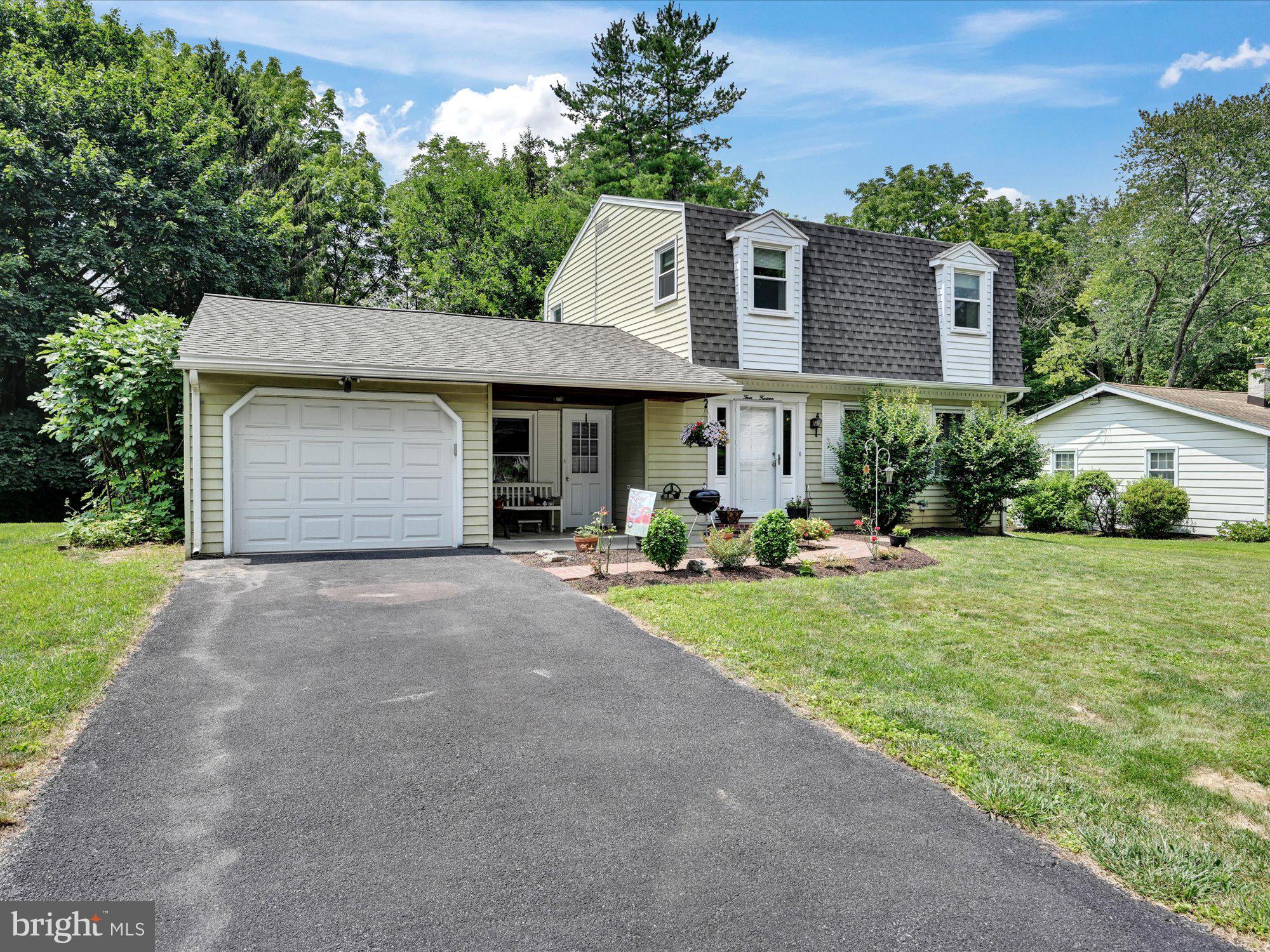 314 Devon Drive Lancaster, PA 17603 - Photo 4 of 30