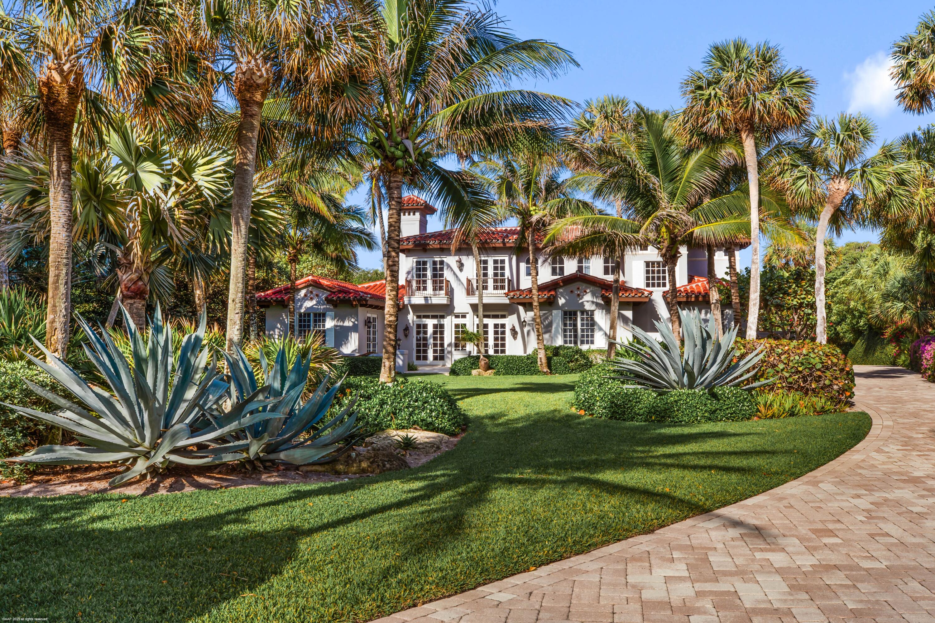 398 South Beach Road Jupiter Island, FL 33455 - Photo 4 of 94 398 South Beach Rd 010