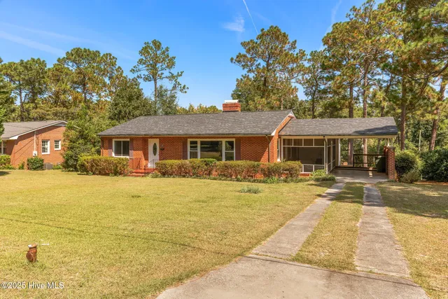 $195,000 | 302 Juanita Avenue, Hamlet, NC 28345