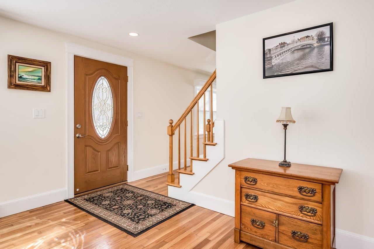 8 Woodridge Road Durham, NH 03824 - Photo 4 of 49