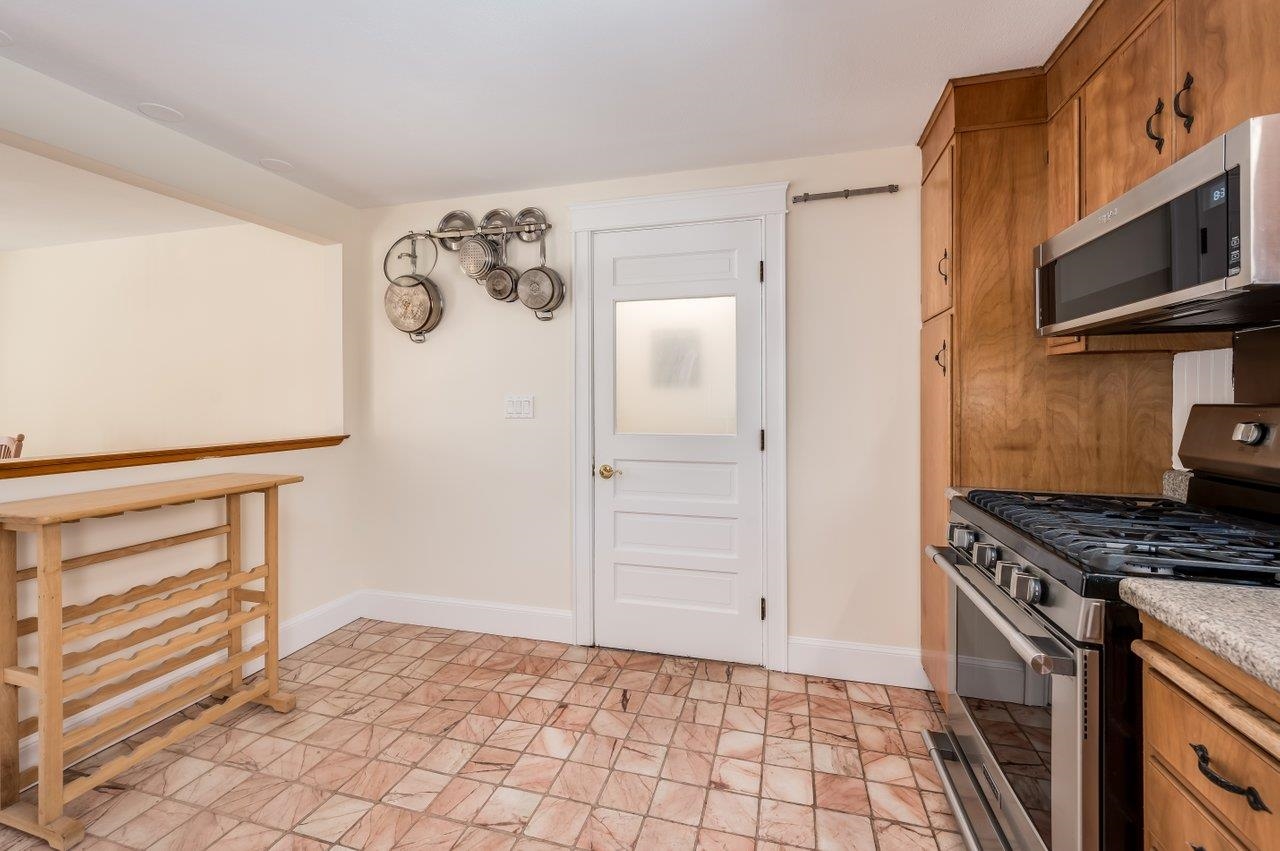 8 Woodridge Road Durham, NH 03824 - Photo 9 of 49