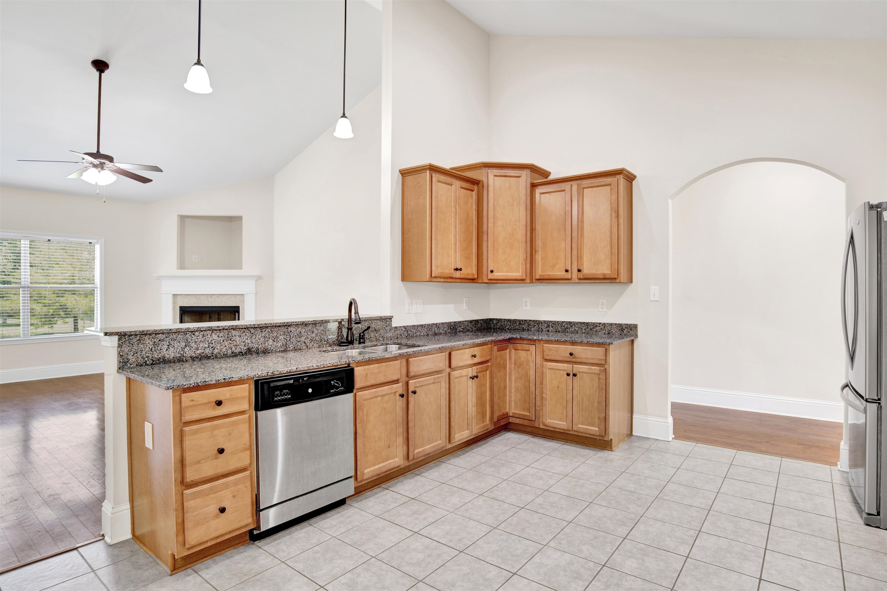 10910 Roanoke Loop Daphne, AL 36526 - Photo 18 of 33 Kitchen