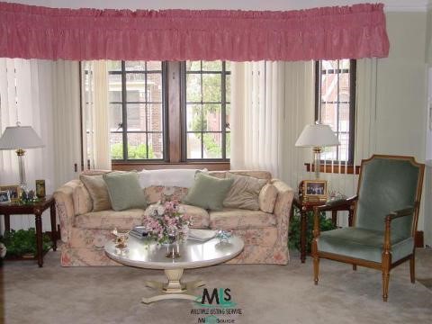 920 Nottingham Road Grosse Pointe, MI 48230 - Photo 10 of 21 31098699-9.JPG