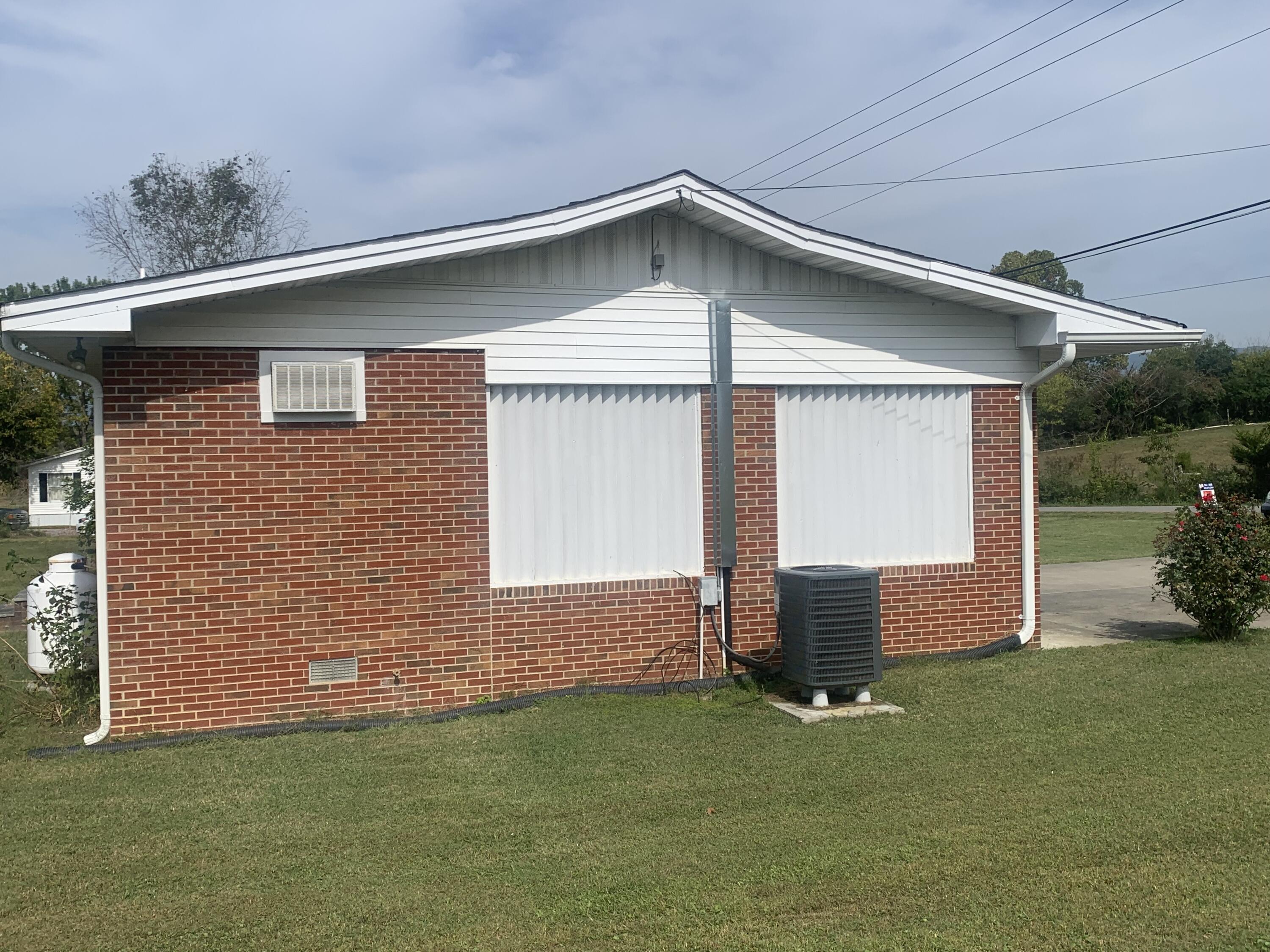 4775 Old Baileyton Road Greeneville, TN 37745 - Photo 5 of 31 IMG-3892