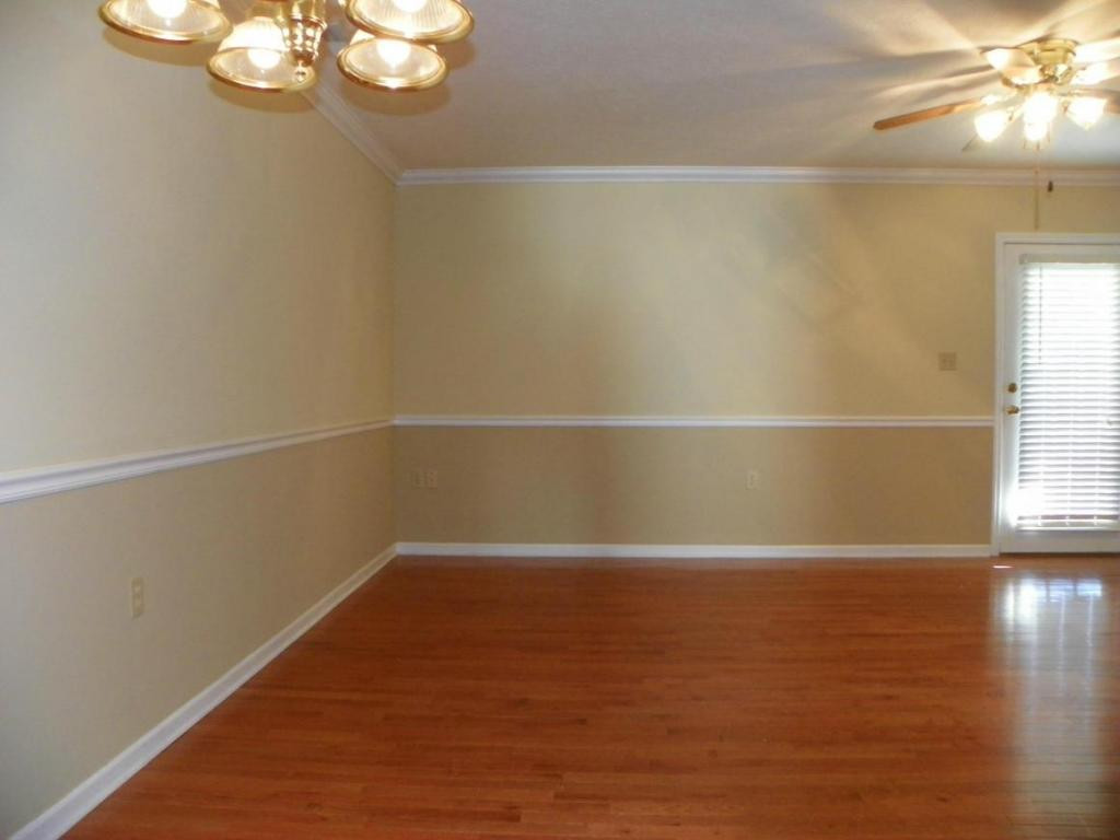 549 Hickory Road, Unit 549 Bristol, TN 37620 - Photo 3 of 16 Great Room Area