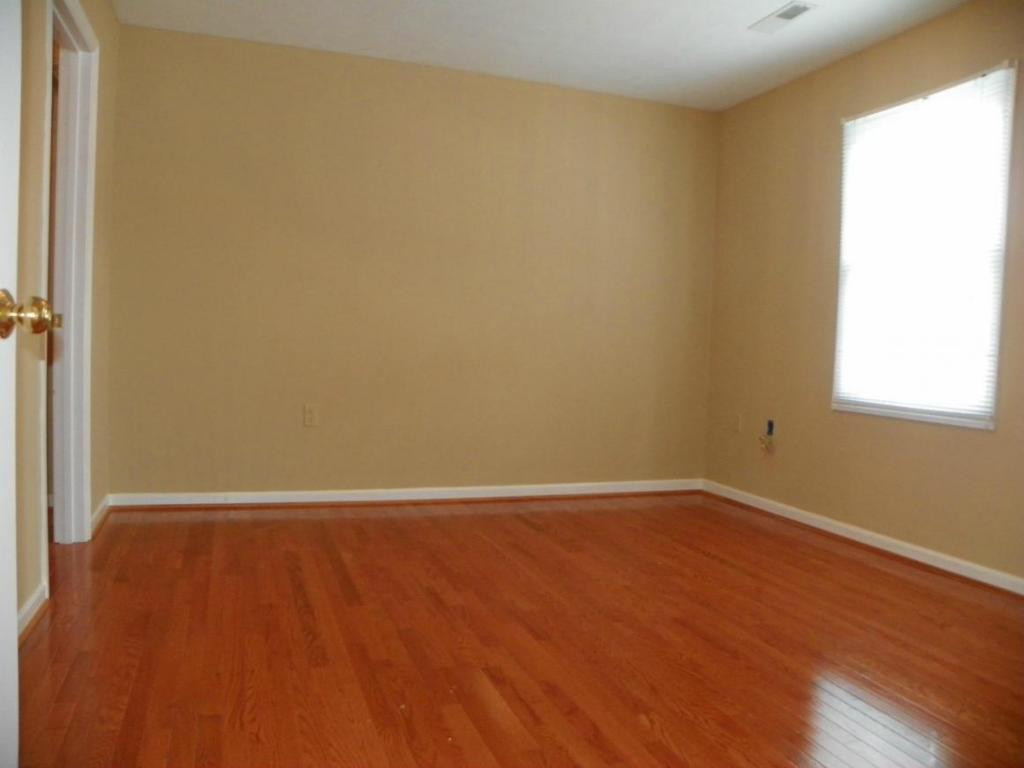 549 Hickory Road, Unit 549 Bristol, TN 37620 - Photo 8 of 16 Master Bedroom