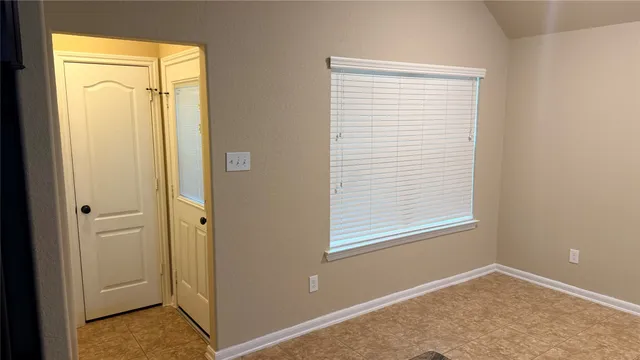 $2,490 | 9215 Running Eagle Falls, Tomball, TX 77375