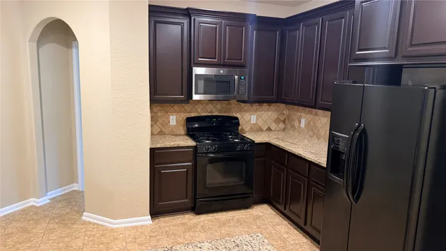 $2,490 | 9215 Running Eagle Falls, Tomball, TX 77375