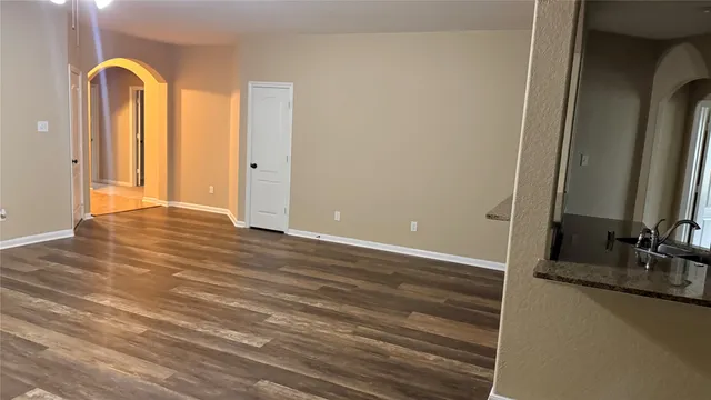 $2,490 | 9215 Running Eagle Falls, Tomball, TX 77375