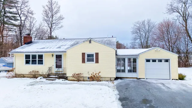 $285,000 | 13 Westbrook Terrace, Hampden, ME 04444