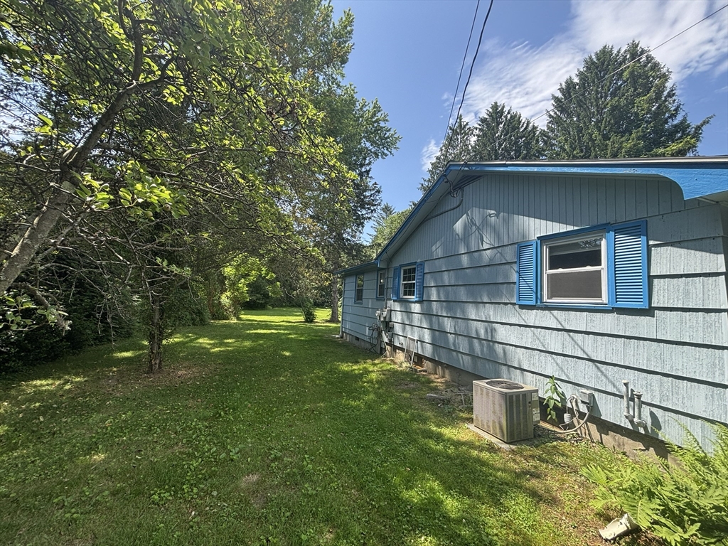 39 Huntington Road Hadley, MA 01035 - Photo 4 of 25