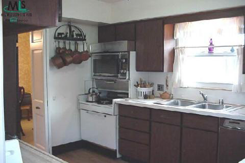 1411 Torrey Road Grosse Pointe, MI 48236 - Photo 2 of 6 679861-1.JPG