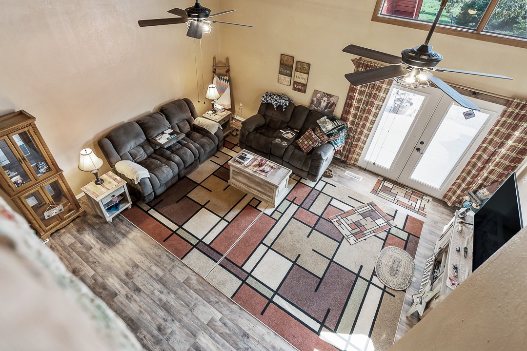 2711 Sullivan Knowles Road Sparta, TN 38583 - Photo 34 of 42 a living room with furniture