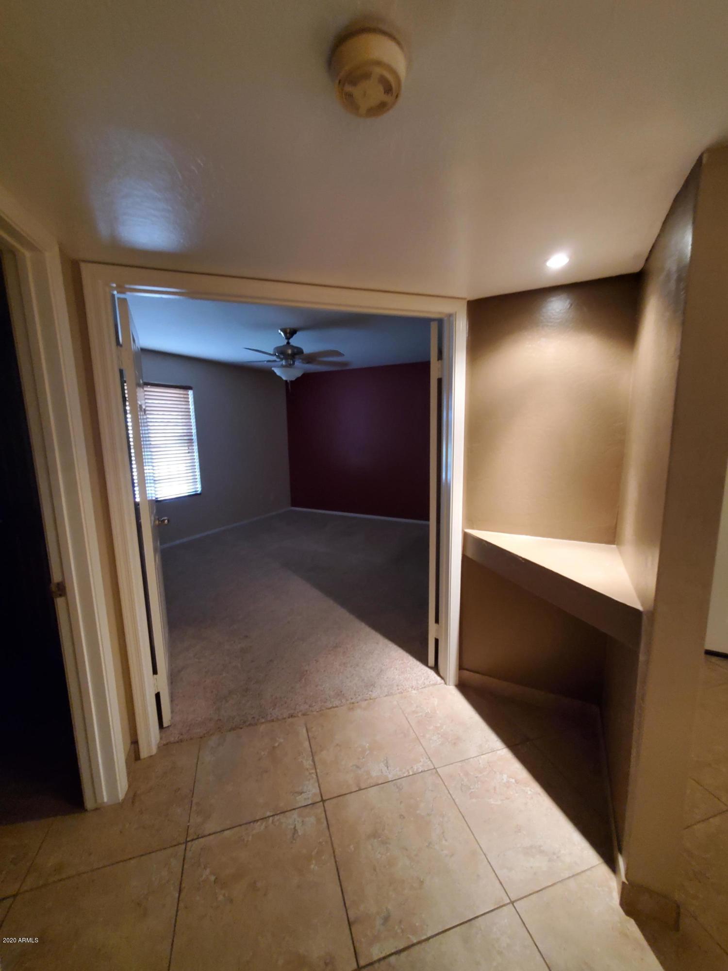 4226 West Calavar Road Phoenix, AZ 85053 - Photo 11 of 18 Master Entry Calavar