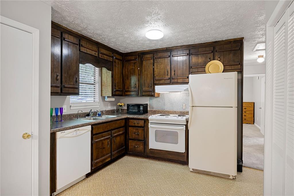 3370 Ridgecrest Drive Powder Springs, GA 30127 - Photo 11 of 27