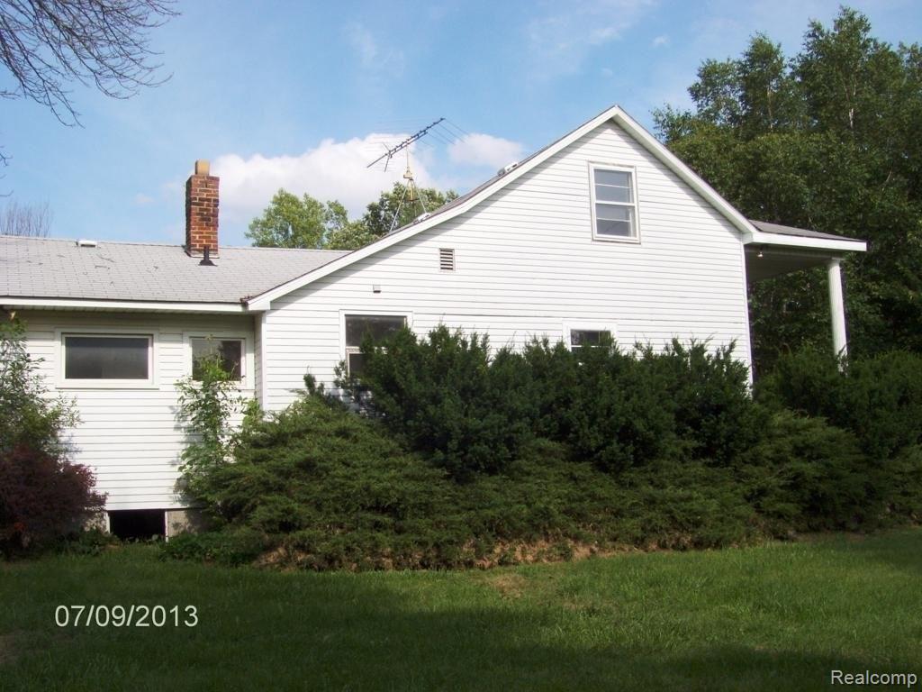 6232 Metcalf Road Jeddo, MI 48032 - Photo 3 of 23 052_1024x768.jpg