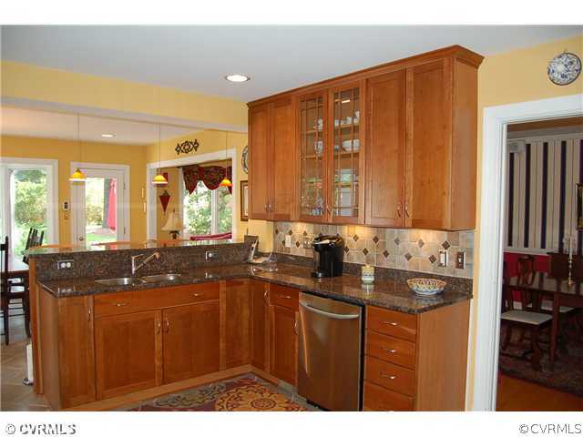8902 Wishart Road Henrico, VA 23229 - Photo 2 of 12 Kitchen