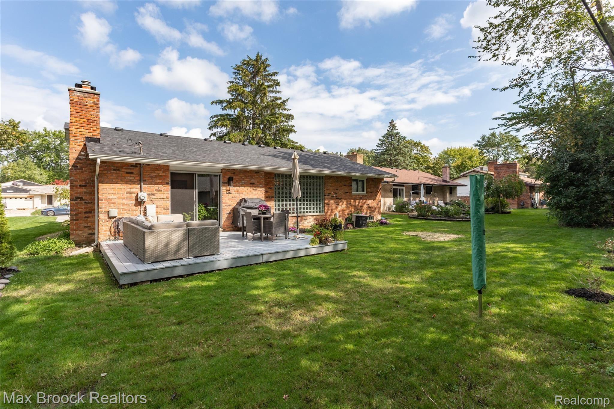 30051 Rambling Road Southfield, MI 48076 - Photo 25 of 42 244A8725.jpg