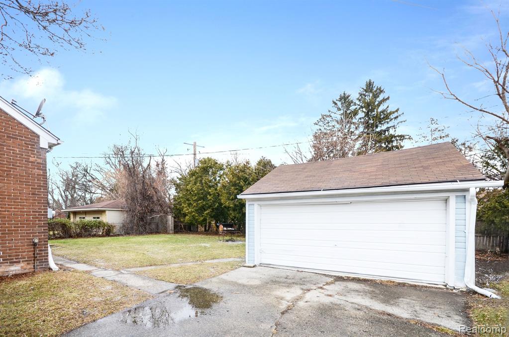 15065 Lincoln Avenue Eastpointe, MI 48021 - Photo 24 of 25