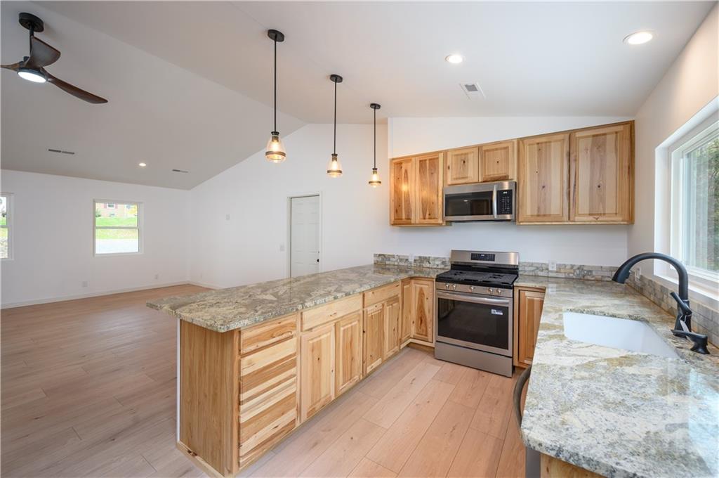 114 Wood Street New Castle, PA 16102 - Photo 16 of 32