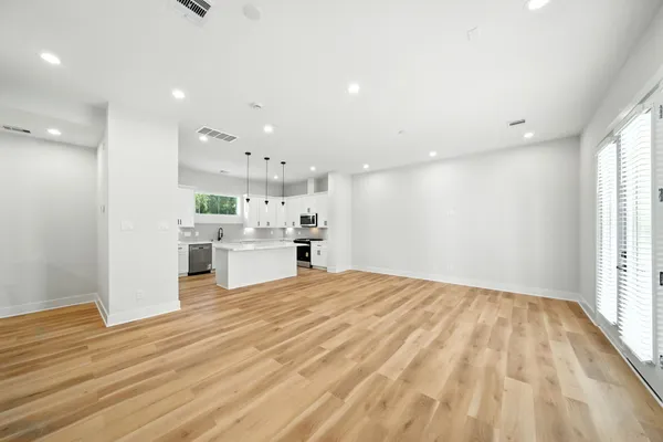 $2,699 | 2304 Hoskins Drive, Unit F, Houston, TX 77080