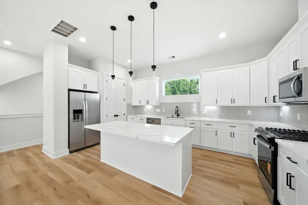 $2,699 | 2304 Hoskins Drive, Unit F, Houston, TX 77080