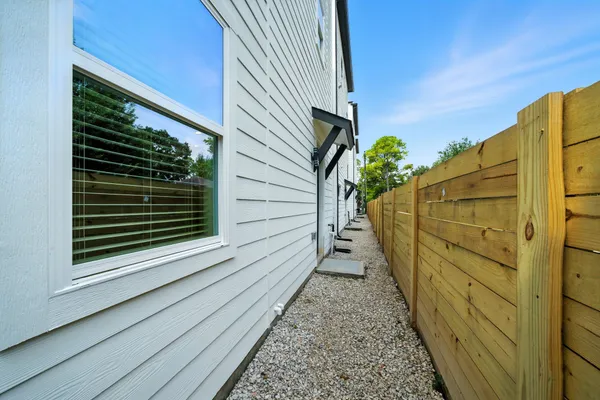 $2,699 | 2304 Hoskins Drive, Unit F, Houston, TX 77080