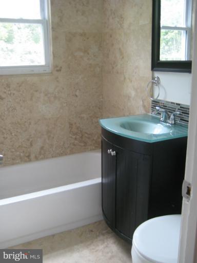 6702 Stanton Road Hyattsville, MD 20784 - Photo 3 of 18 Bath