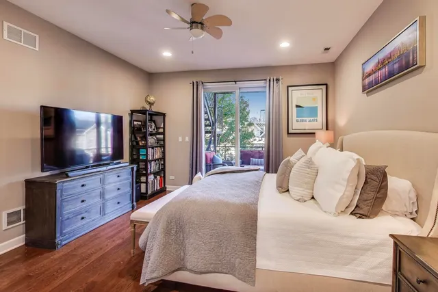 $535,000 | 911 North Wood Street, Unit 2, Chicago, IL 60622