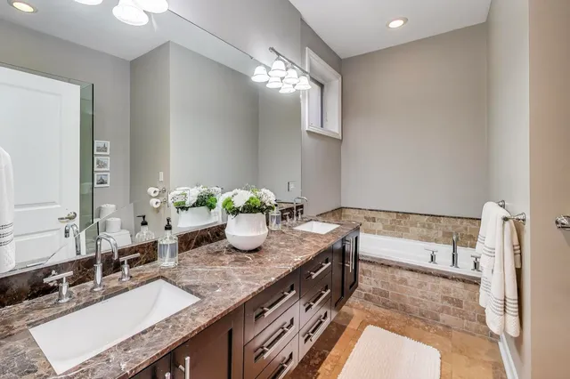 $535,000 | 911 North Wood Street, Unit 2, Chicago, IL 60622