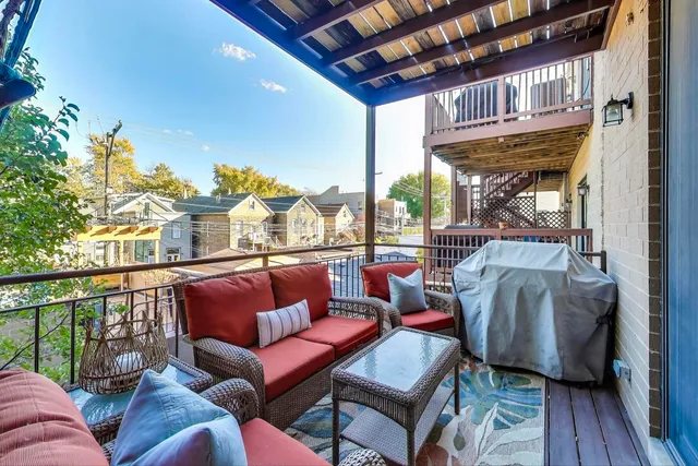 $535,000 | 911 North Wood Street, Unit 2, Chicago, IL 60622