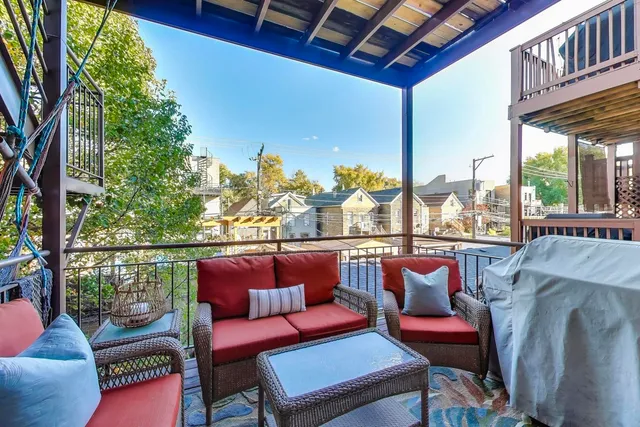 $535,000 | 911 North Wood Street, Unit 2, Chicago, IL 60622