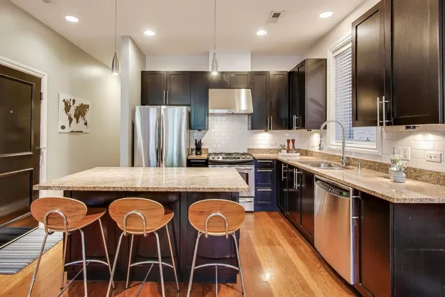 $535,000 | 911 North Wood Street, Unit 2, Chicago, IL 60622