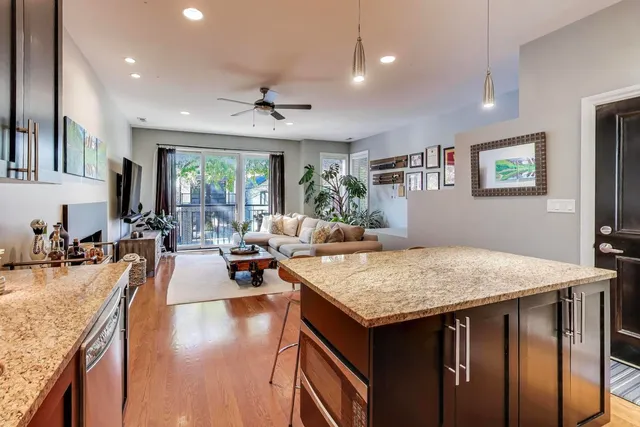 $535,000 | 911 North Wood Street, Unit 2, Chicago, IL 60622