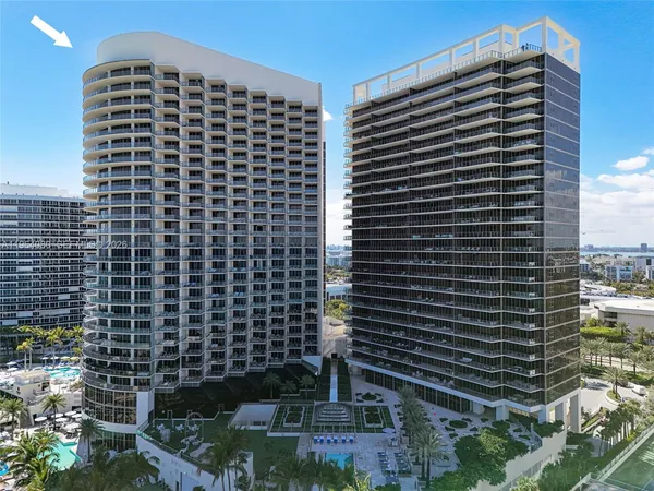 a view of a pathway both side of building