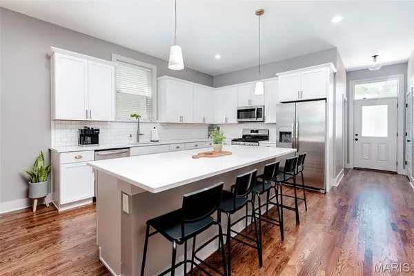 $425,000 | 3433 Texas Avenue, St. Louis, MO 63118
