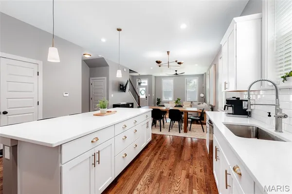 $425,000 | 3433 Texas Avenue, St. Louis, MO 63118