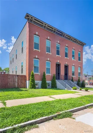 $425,000 | 3433 Texas Avenue, St. Louis, MO 63118