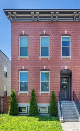 $425,000 | 3433 Texas Avenue, St. Louis, MO 63118