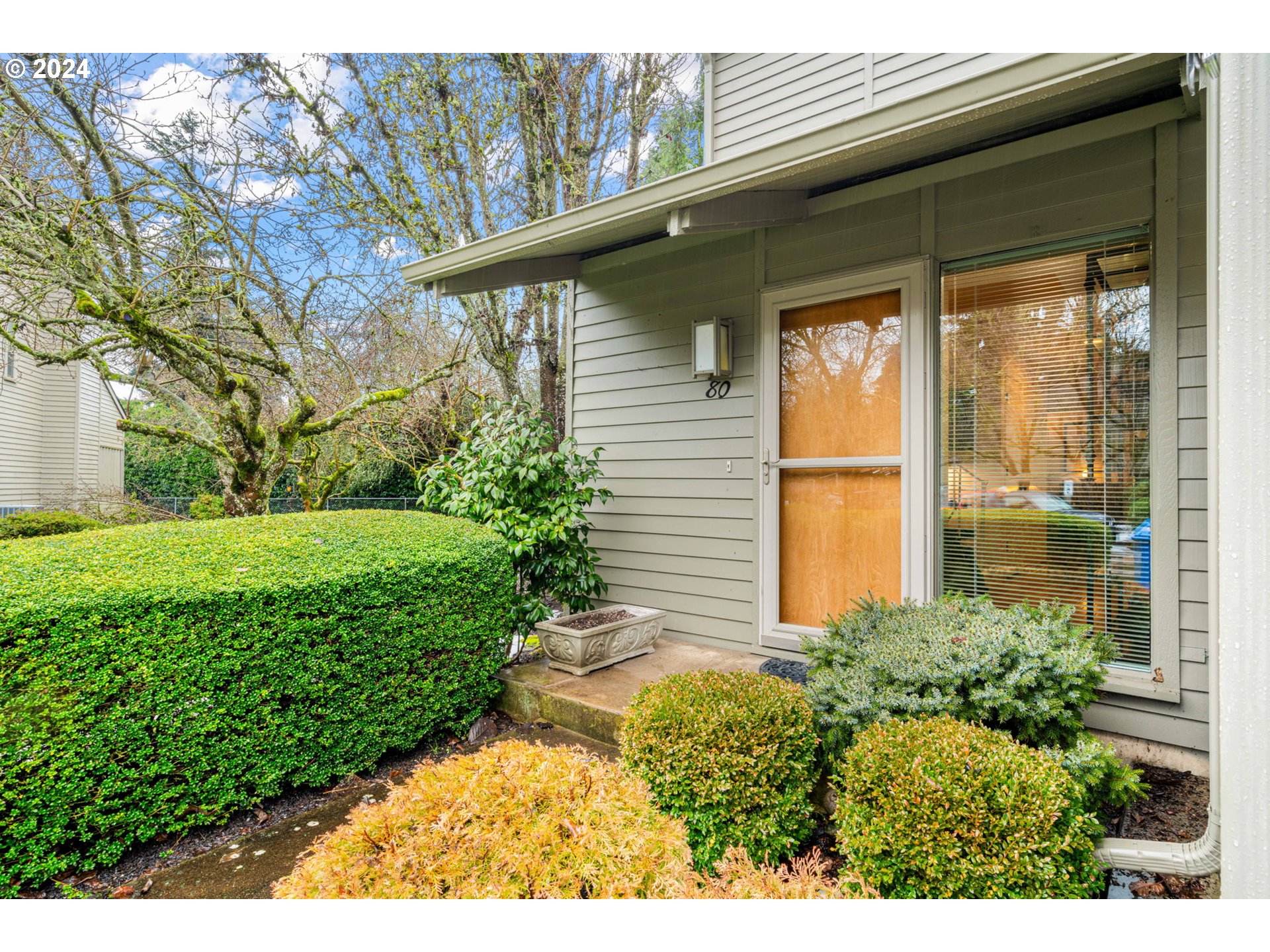 80 Fairway Loop Eugene, OR 97401 - Photo 1 of 26 Gallery Image 1