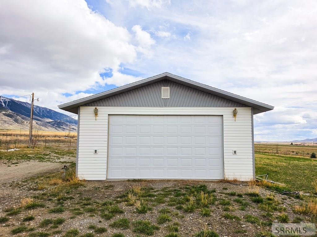 3530 4050 North Moore, ID 83255 - Photo 6 of 40