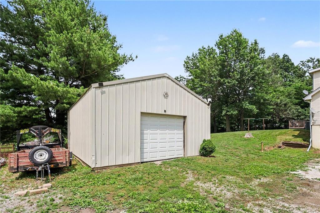 702 Howard Road Trimble, MO 64492 - Photo 3 of 27
