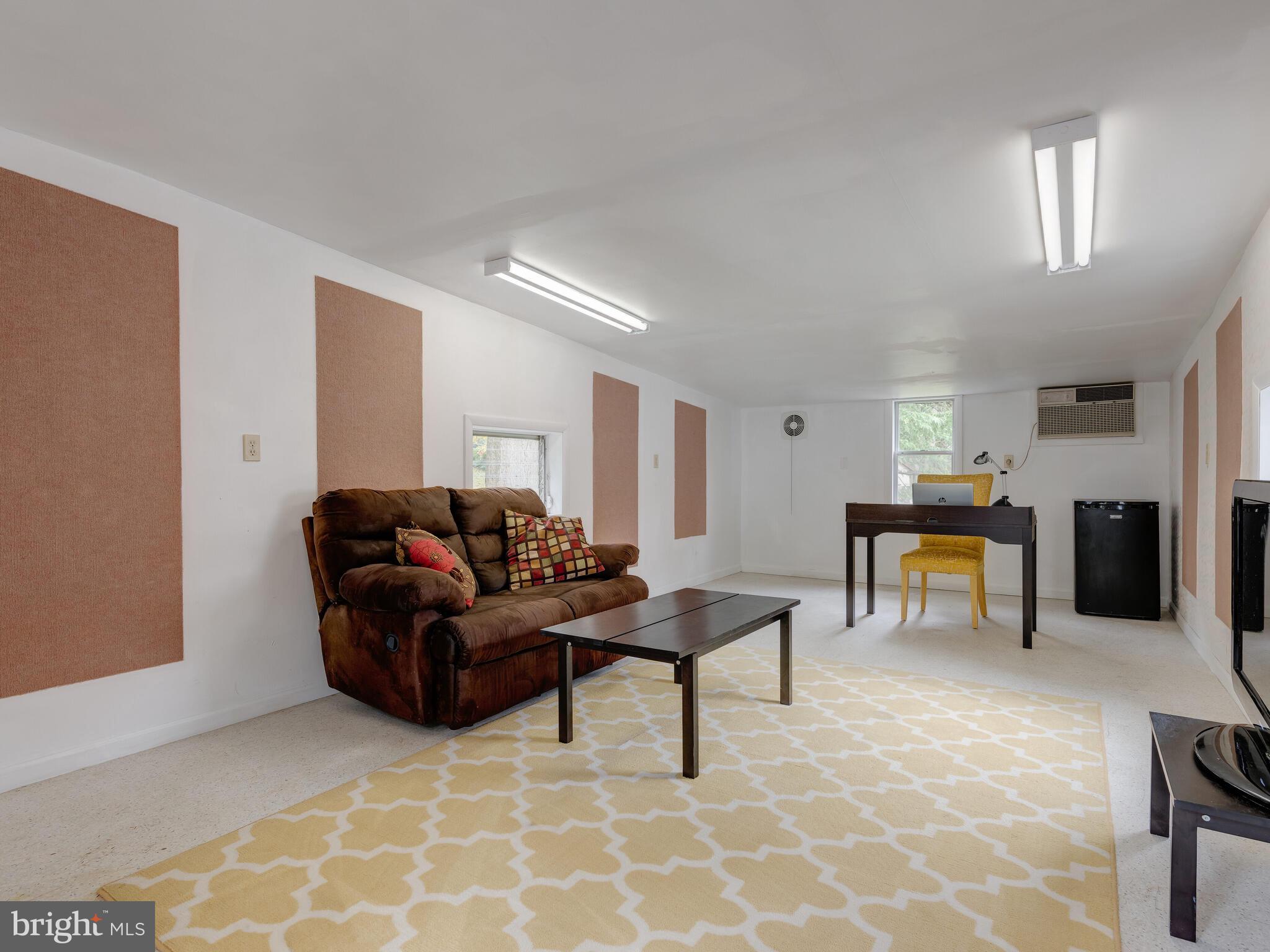 33 Delmont Road Newtown Square, PA 19073 - Photo 16 of 26 Gallery Image 16