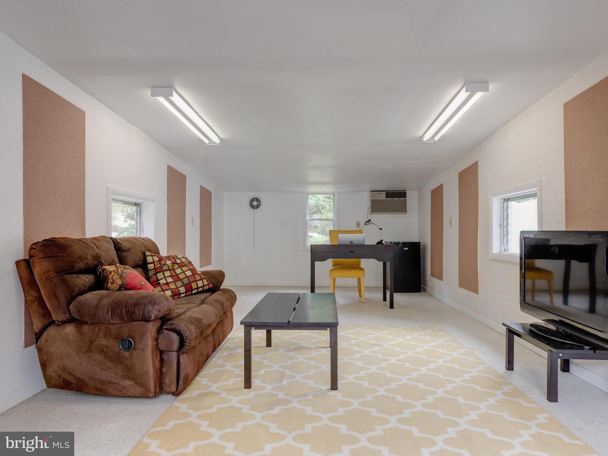 33 Delmont Road Newtown Square, PA 19073 - Photo 17 of 26 Gallery Image 17