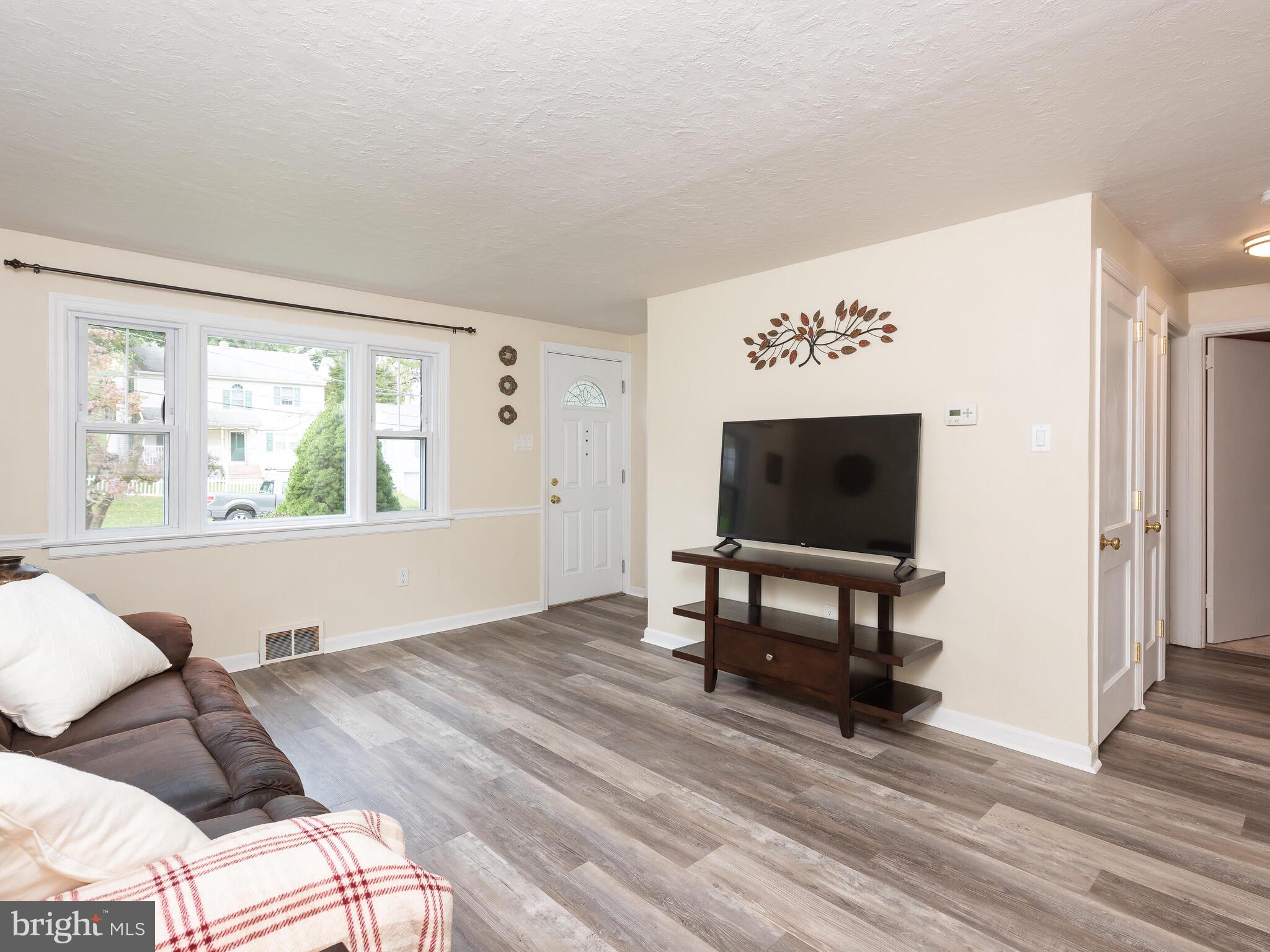 33 Delmont Road Newtown Square, PA 19073 - Photo 3 of 26 Gallery Image 3