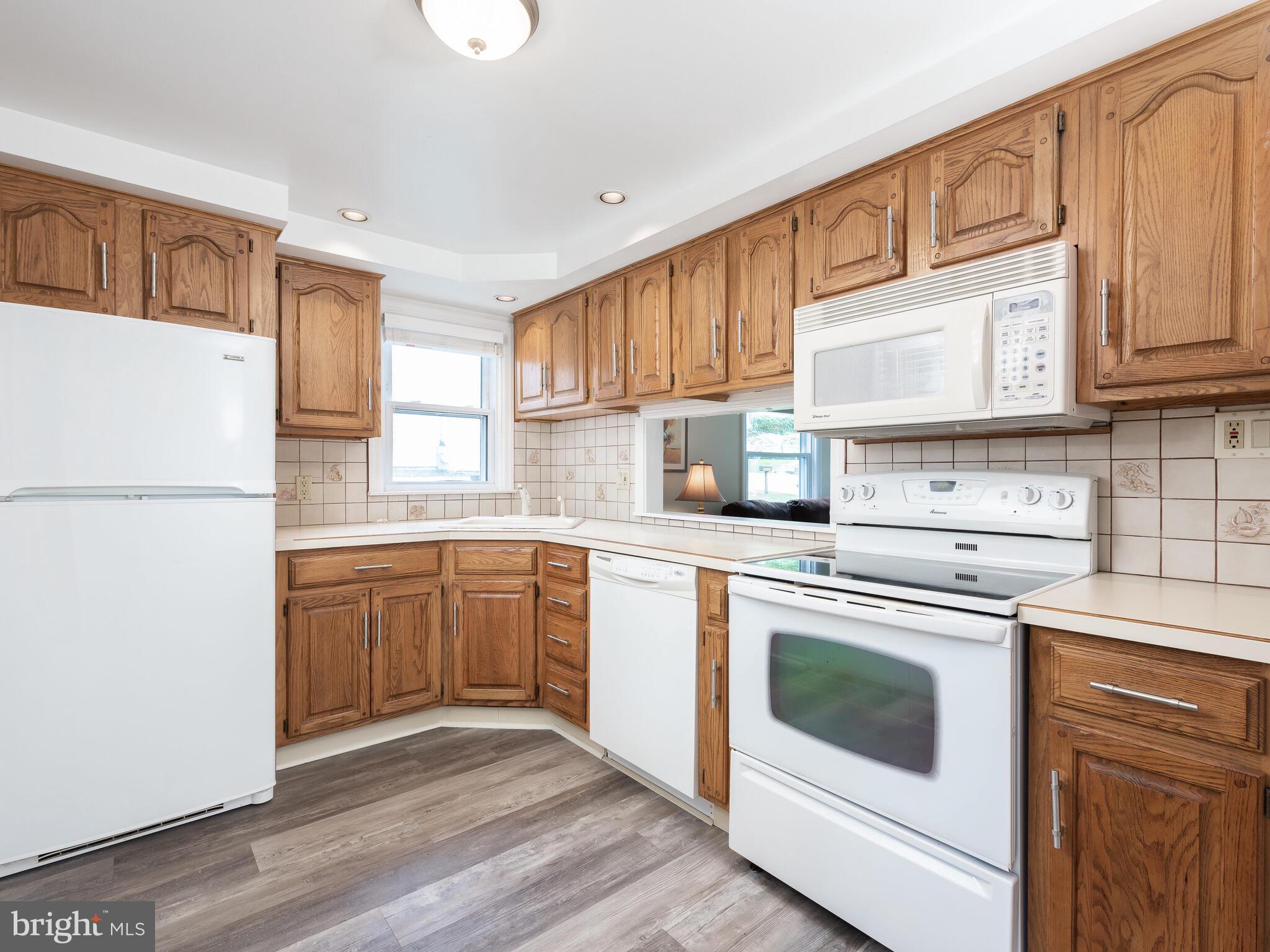 33 Delmont Road Newtown Square, PA 19073 - Photo 5 of 26 Gallery Image 5